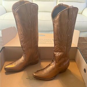NWT Tecovas “The Loretta” Copper Cowgirl Boots 8.5W. Never worn.